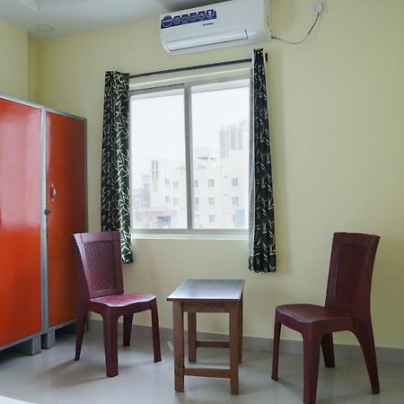 Hotel Yellow Bells Hyderabad Exterior photo