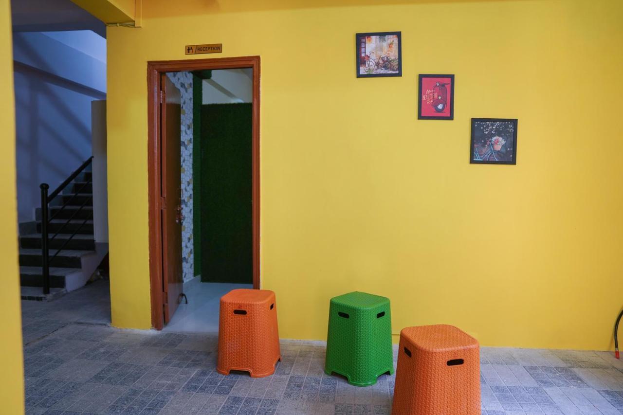 Hotel Yellow Bells Hyderabad Exterior photo