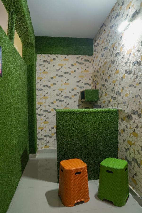 Hotel Yellow Bells Hyderabad Exterior photo